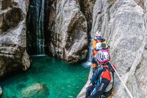 CANYON ADDICTED